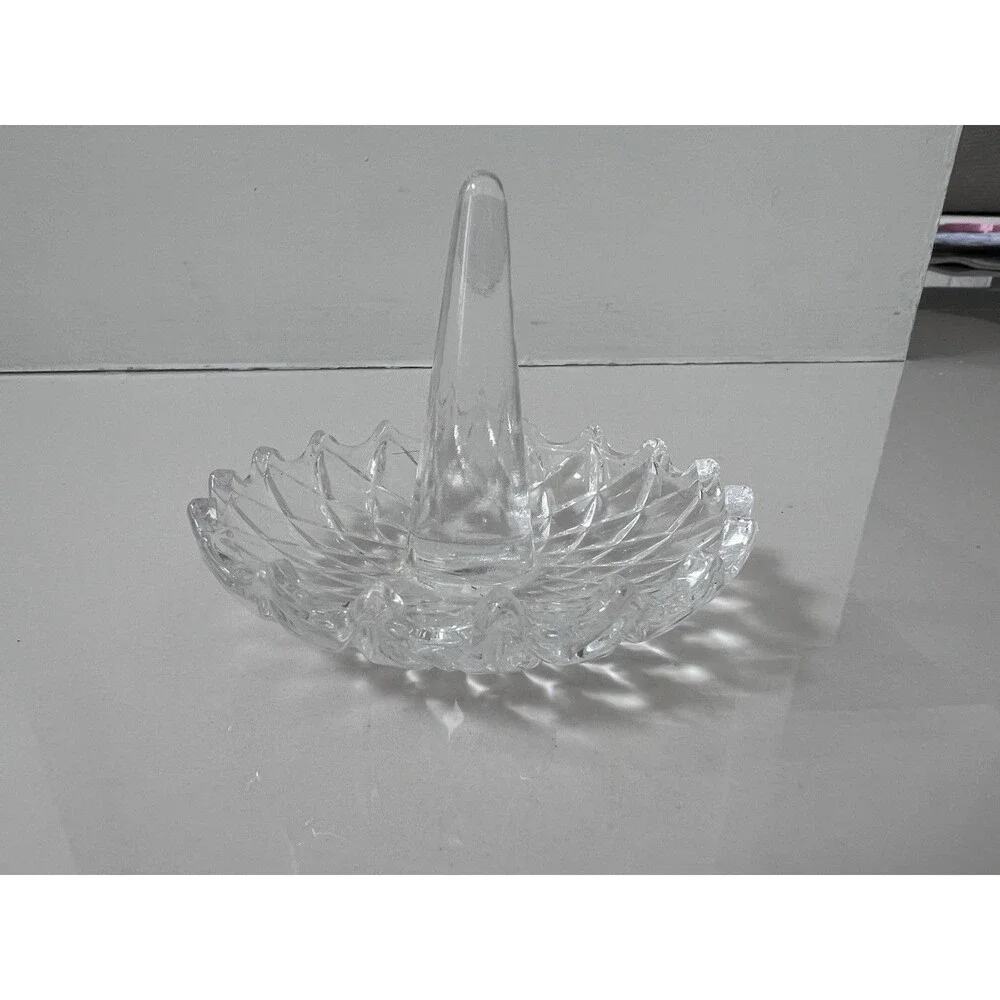 Beautiful Vintage Cut Glass Small Ring Holder Stand Display Diamond Pattern
